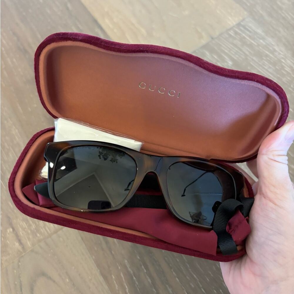 Gucci Polarized Rectangle Sunglasses